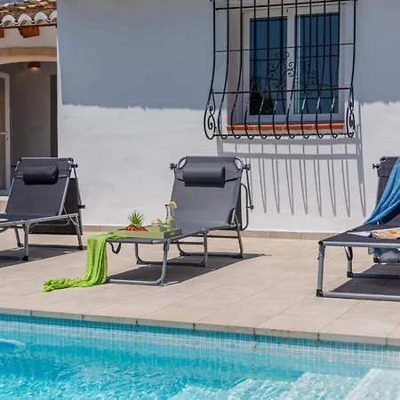 Anna - Plusholidays Villa